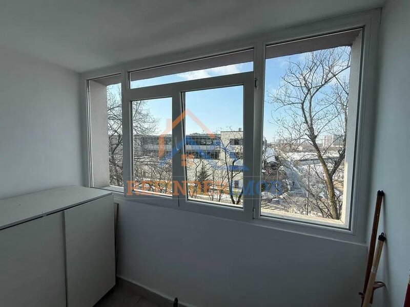 Drumul Taberei, Valea Ialomitei, apartament 3  camere semidecomandat, 65 mp, metrou.